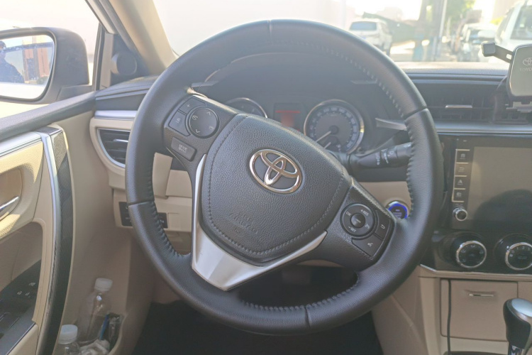 Toyota Corolla 2015 #13 Toyota Corolla 2015 car image #13