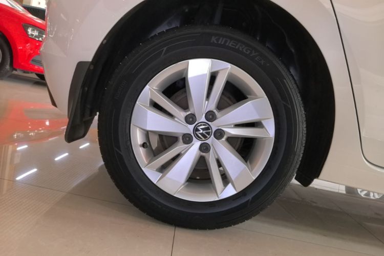 Volkswagen Polo 2021 car image #10