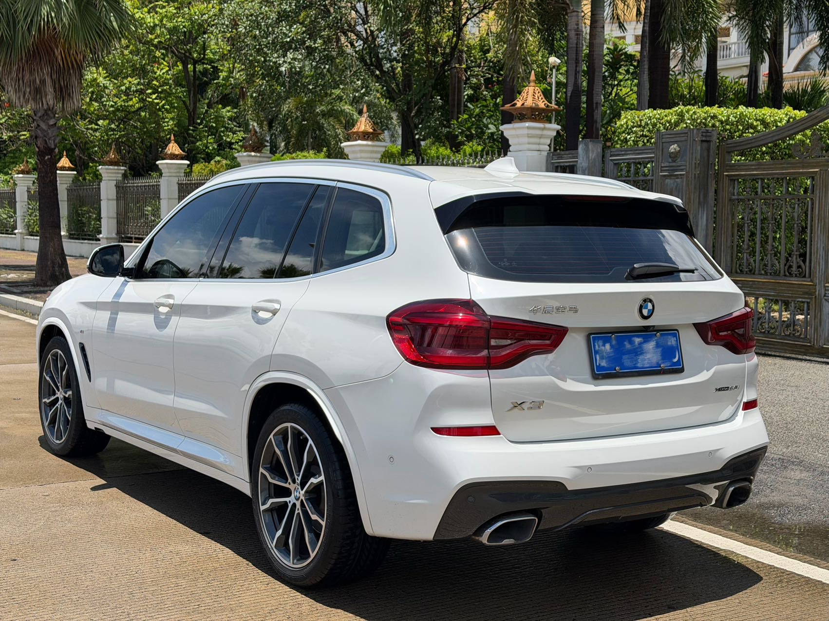 2020 immagine di auto #3