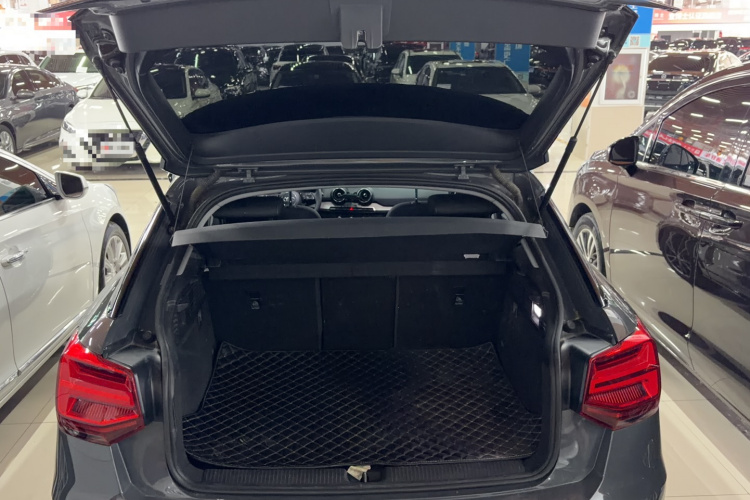 Audi Q3 2021 car image #21
