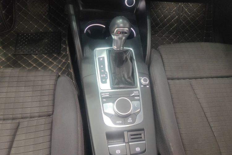 Audi A3 2019 car image #14