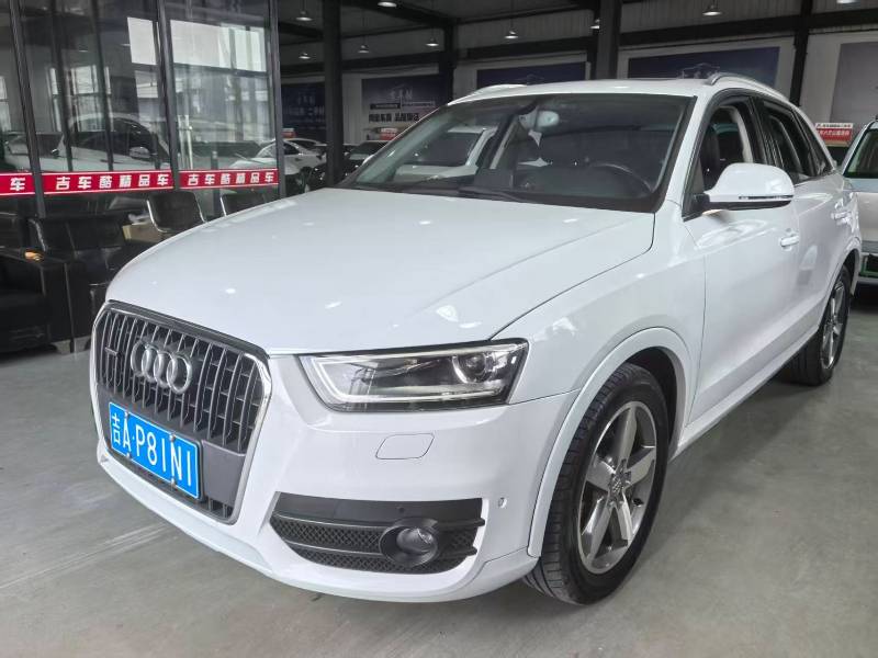 Audi Q3 2015 Audi Q3 2015 immagine di auto