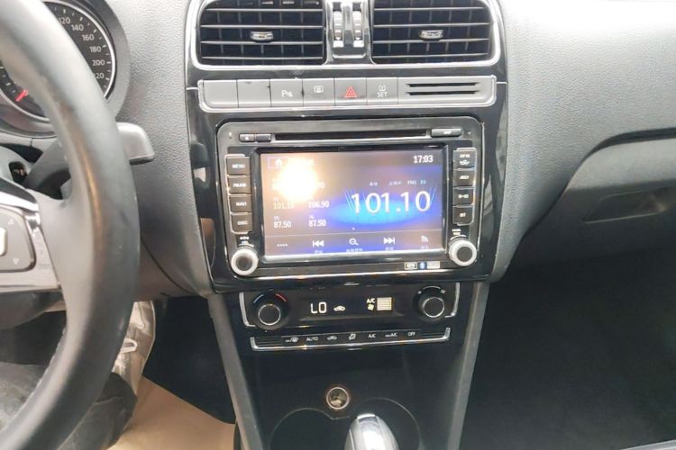 Volkswagen Polo 2016 #13 Volkswagen Polo 2016 car image #13