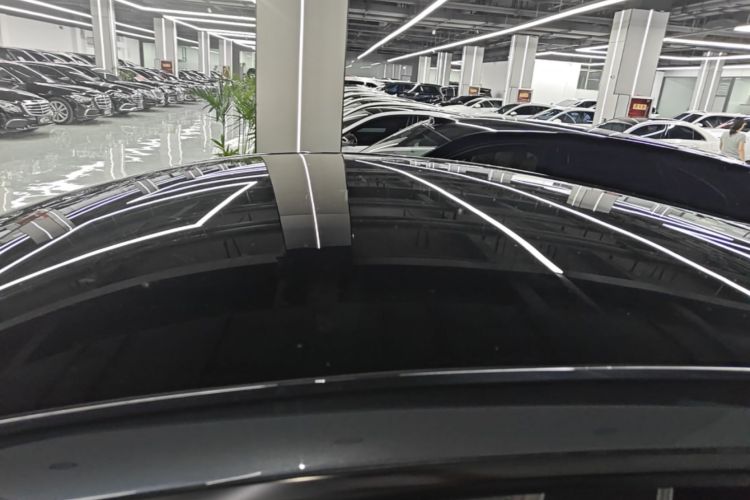 Tesla Model Y 2025 car image #25