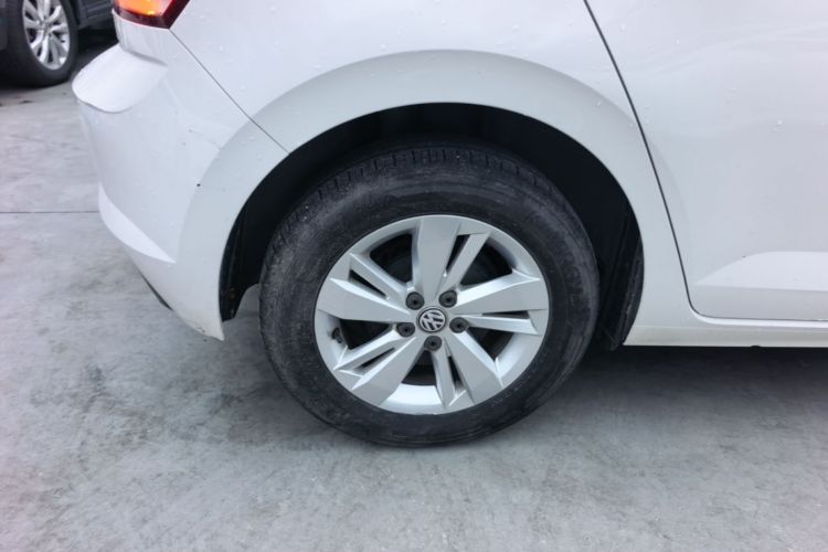Volkswagen Polo 2021 car image #10