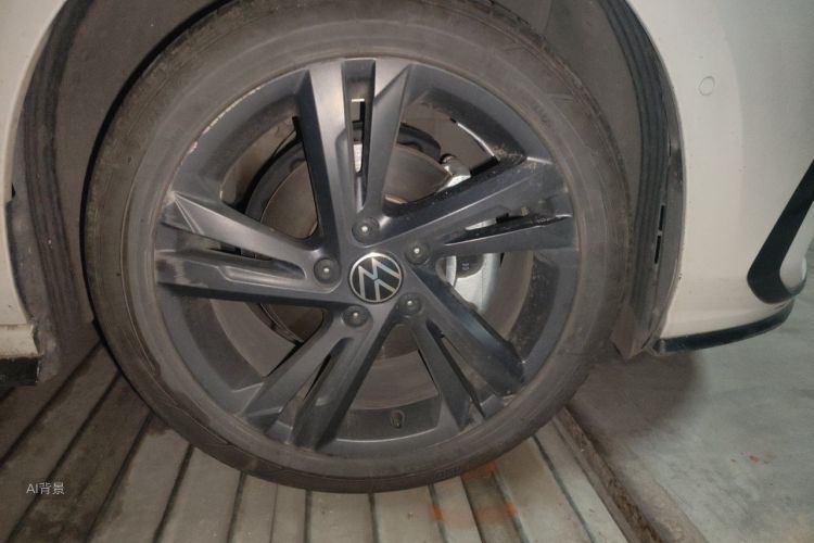 Volkswagen Golf 2023 car image #9