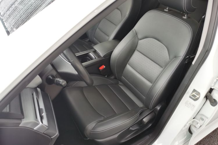 GEELY Emgrand 2021 изображение автомобиля #15