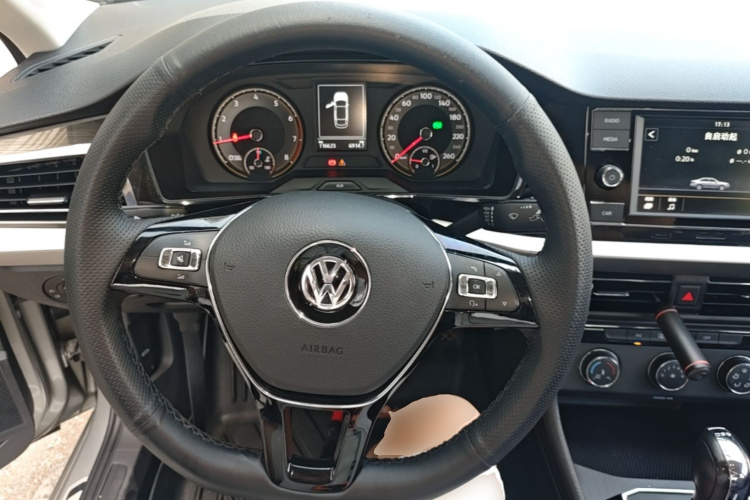 Volkswagen Lavida 2019 #11 Volkswagen Lavida 2019 car image #11