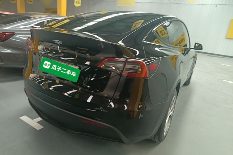 Tesla Model Y 2023 #7 Tesla Model Y 2023 car image #7