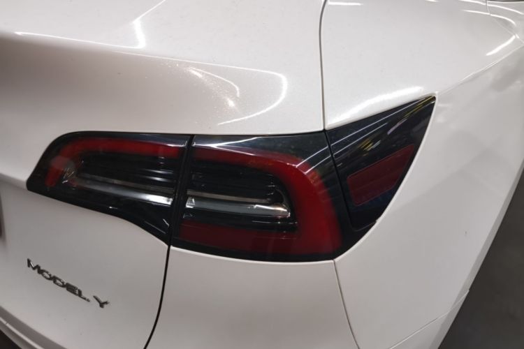 Tesla Model Y 2021 #8 Tesla Model Y 2021 car image #8