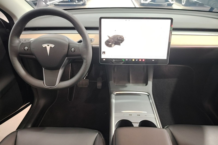 Tesla Model Y 2022 #10 Tesla Model Y 2022 car image #10
