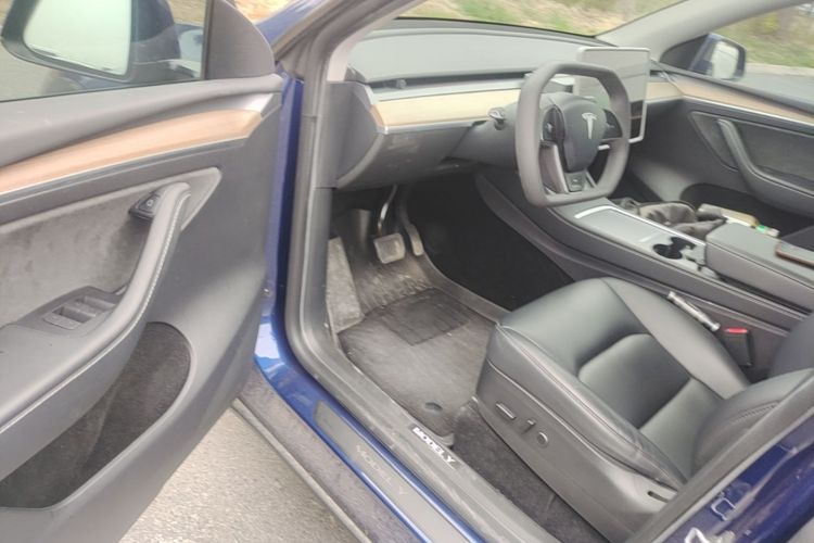 Tesla Model Y 2022 #16 Tesla Model Y 2022 car image #16