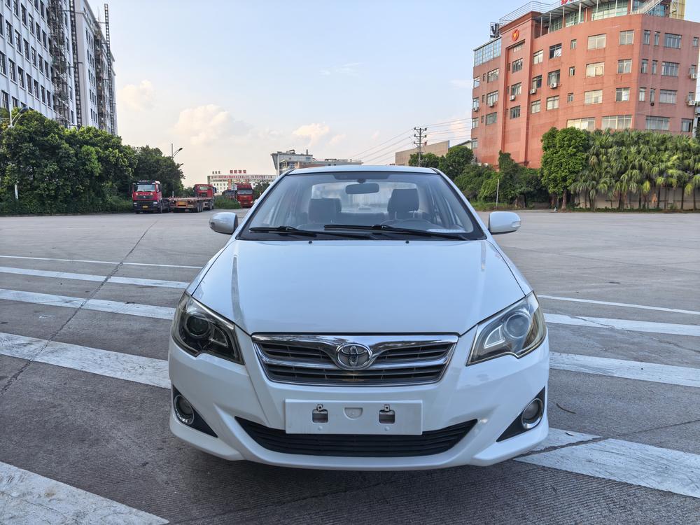 Toyota Corolla (Classic) 2013 #2 Toyota Corolla (Classic) 2013 صورة سيارة #2