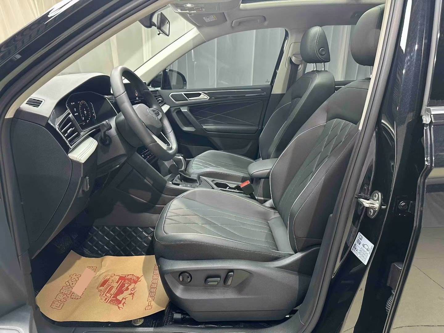 Volkswagen Tiguan L 2025 #4 Volkswagen Tiguan L 2025 изображение автомобиля #4
