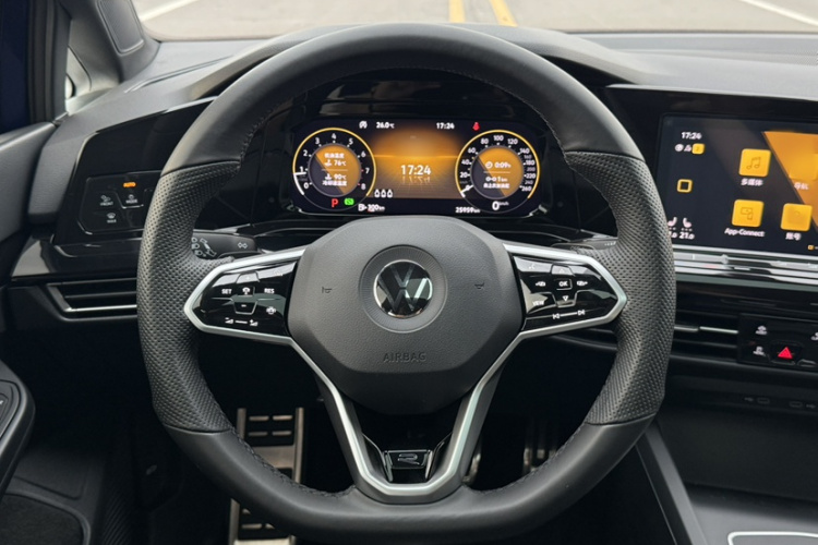Volkswagen Golf 2021 car image #23