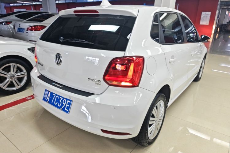 Volkswagen Polo 2016 car image #7