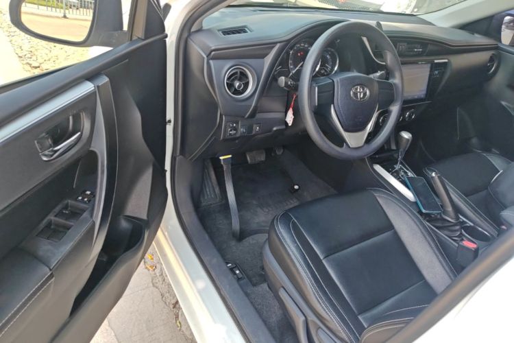 Toyota Corolla 2017 car image #12