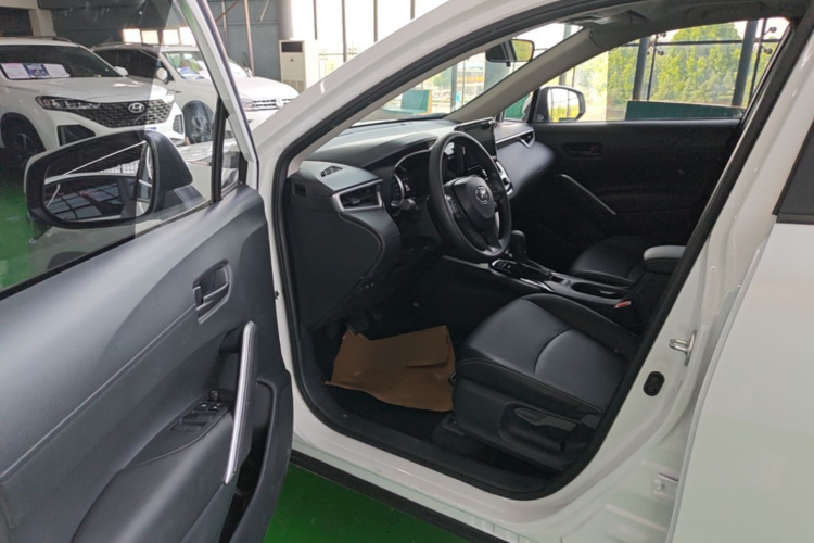 Toyota Corolla Cross 2023 image de voiture #16