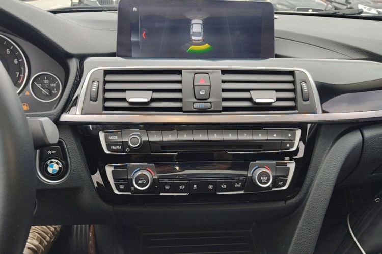 BMW 3 Series 2019 #13 BMW 3 Series 2019 car image #13