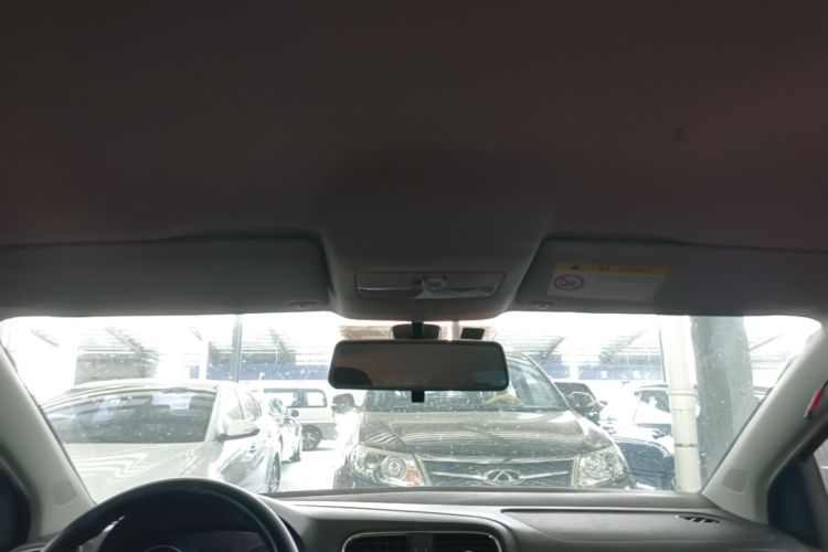 Volkswagen Polo 2015 car image #18
