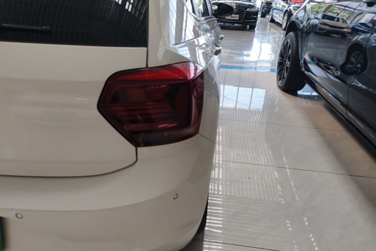 Volkswagen Polo 2021 car image #8
