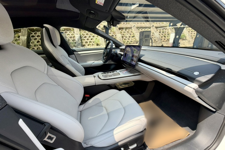 MI SU7 2025 car image #28