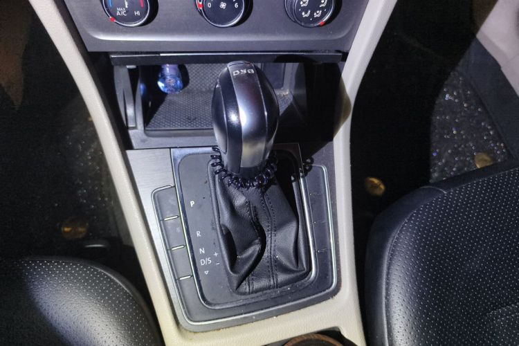 Volkswagen Golf 2016 car image #14