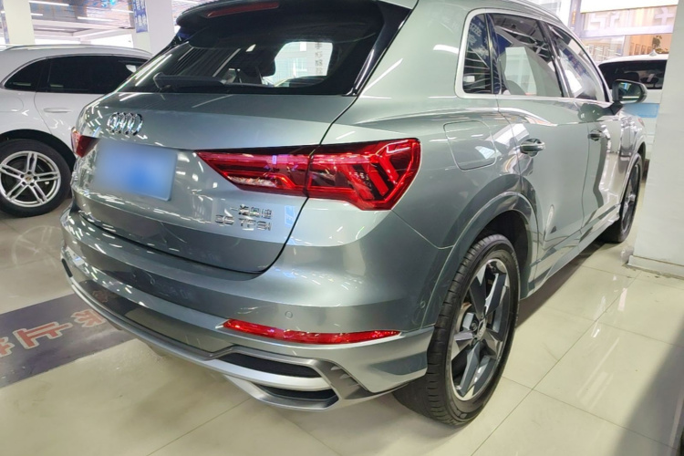 Audi Q3 2021 car image #7