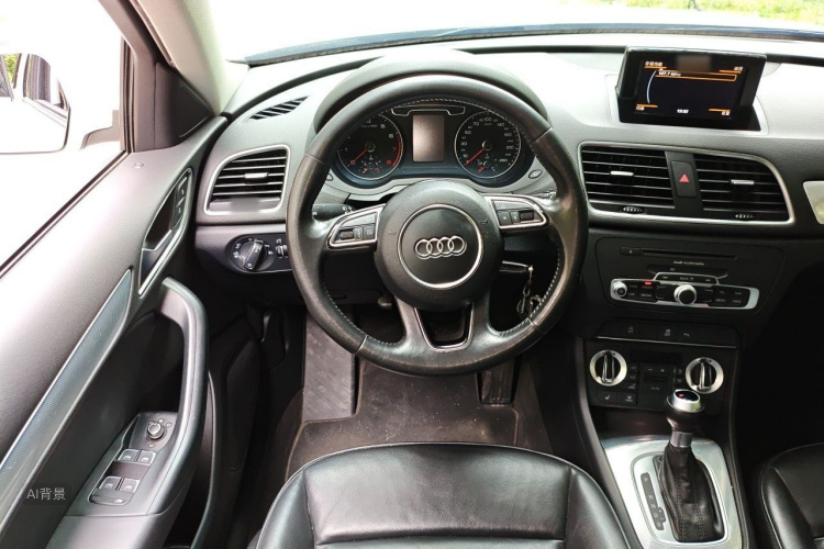 Audi Q3 2015 car image #12