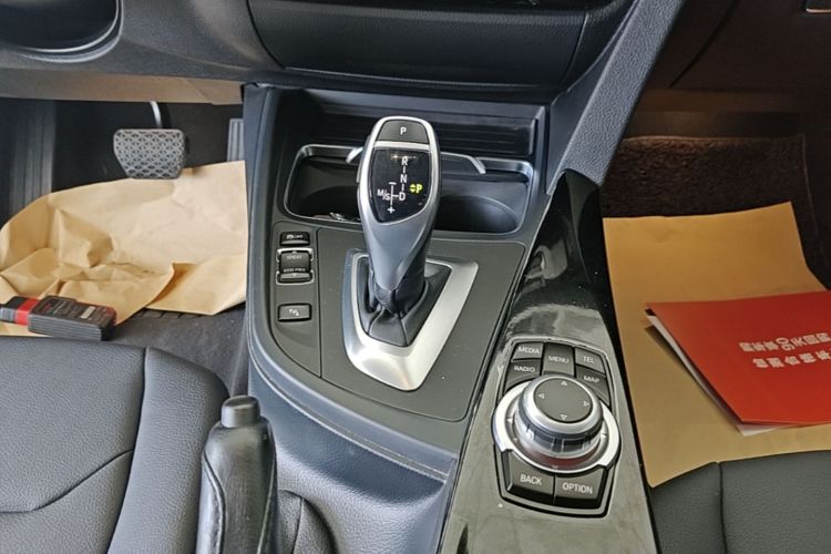 BMW 3 Series 2017 #14 BMW 3 Series 2017 car image #14