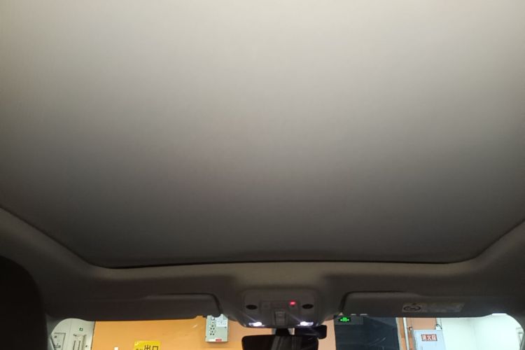 Audi Q3 2019 car image #18