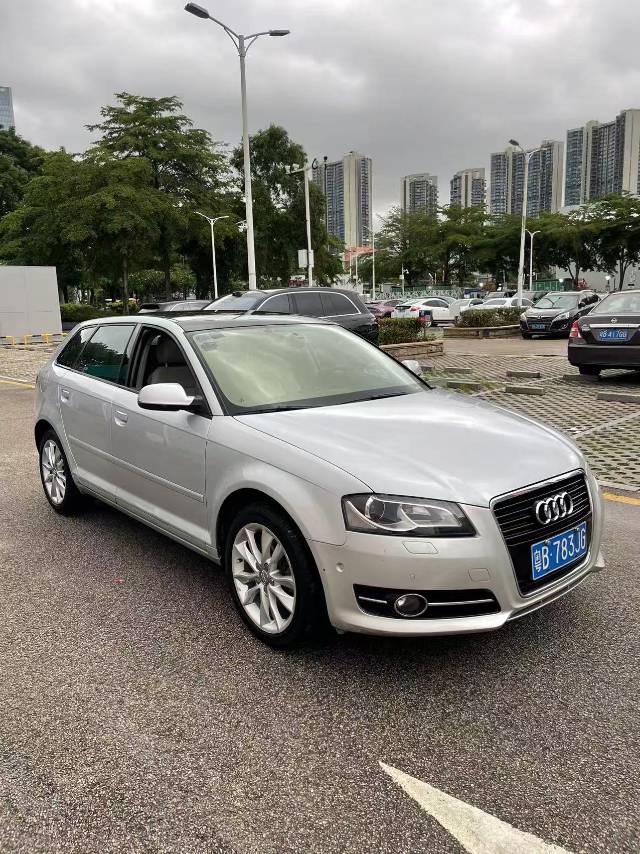 2010 car image #5