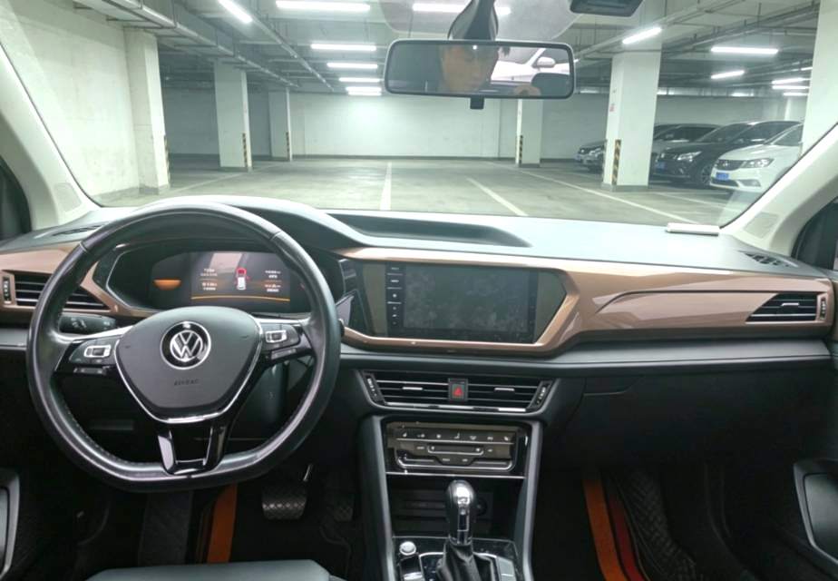 Volkswagen Tharu 2023 car image #5