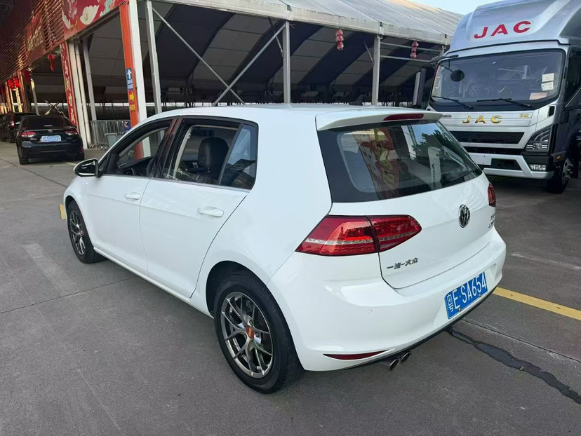 Volkswagen Golf 2014 car image #4