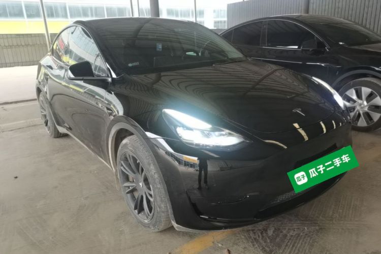 Tesla Model Y 2023 car image #4