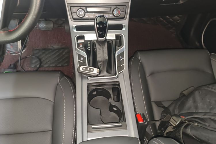 GEELY Emgrand 2019 #14 GEELY Emgrand 2019 car image #14