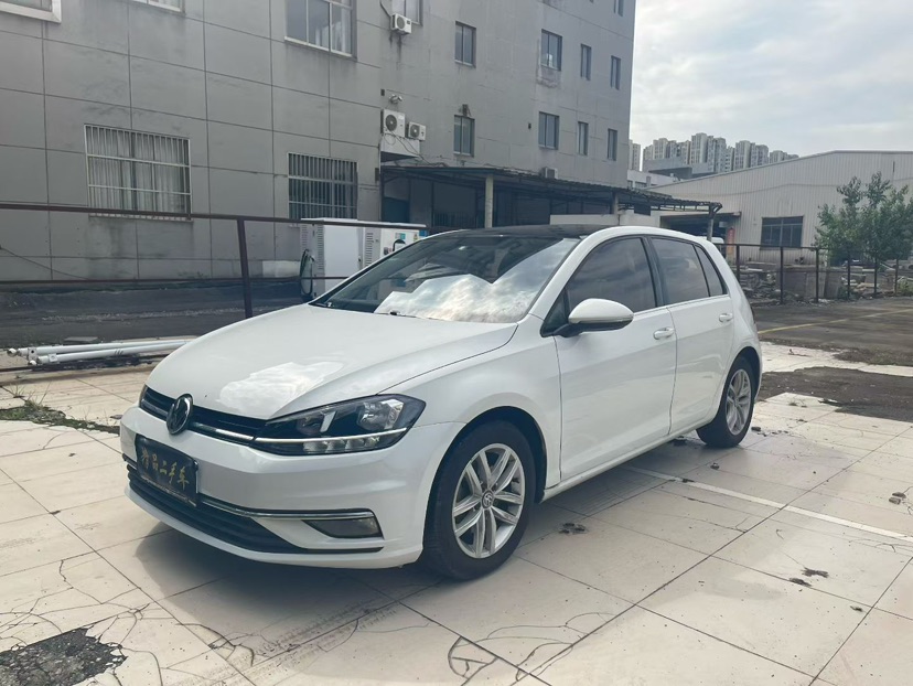 Volkswagen Golf 2018 car image 