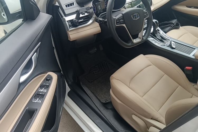 GEELY Emgrand 2018 #16 GEELY Emgrand 2018 car image #16