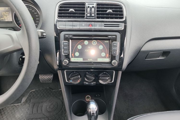 Volkswagen Polo 2014 #13 Volkswagen Polo 2014 car image #13