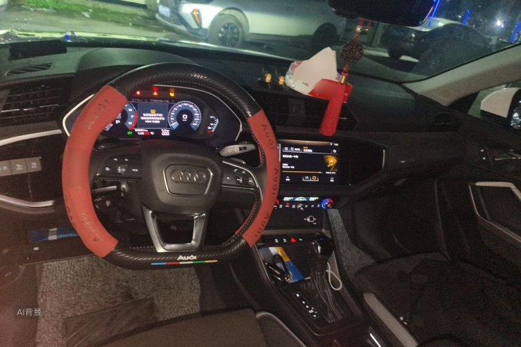 Audi Q3 2020 car image #11