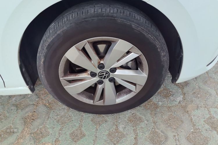 Volkswagen Polo 2023 car image #9