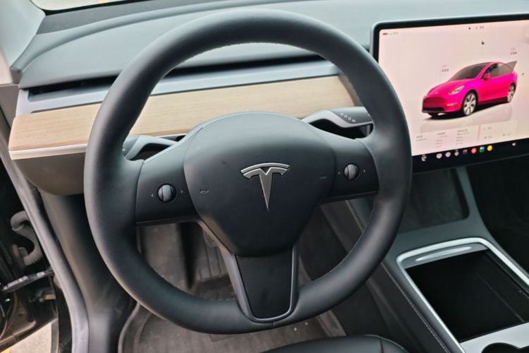 Tesla Model Y 2022 #11 Tesla Model Y 2022 car image #11