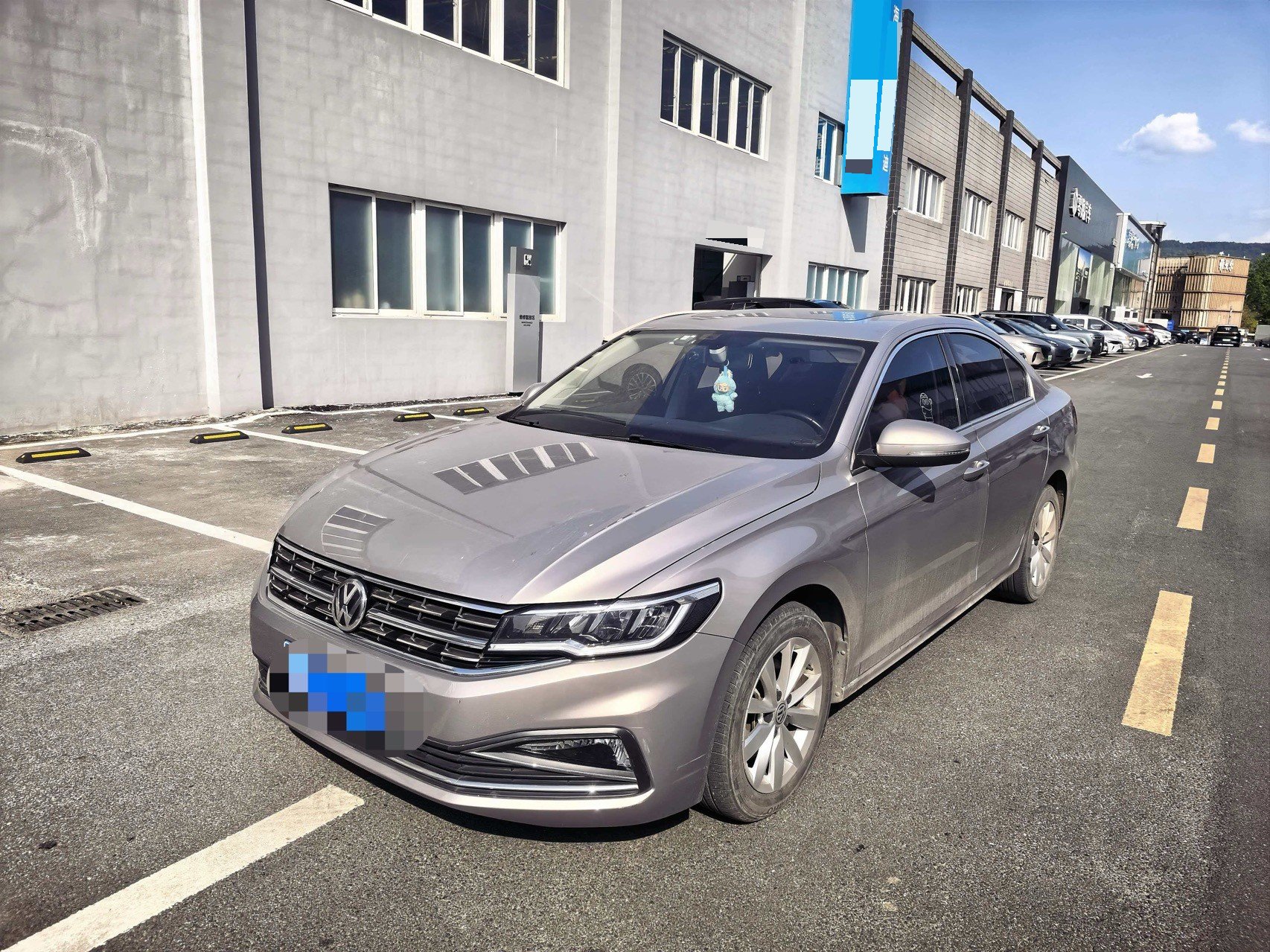 2018 2018 car image