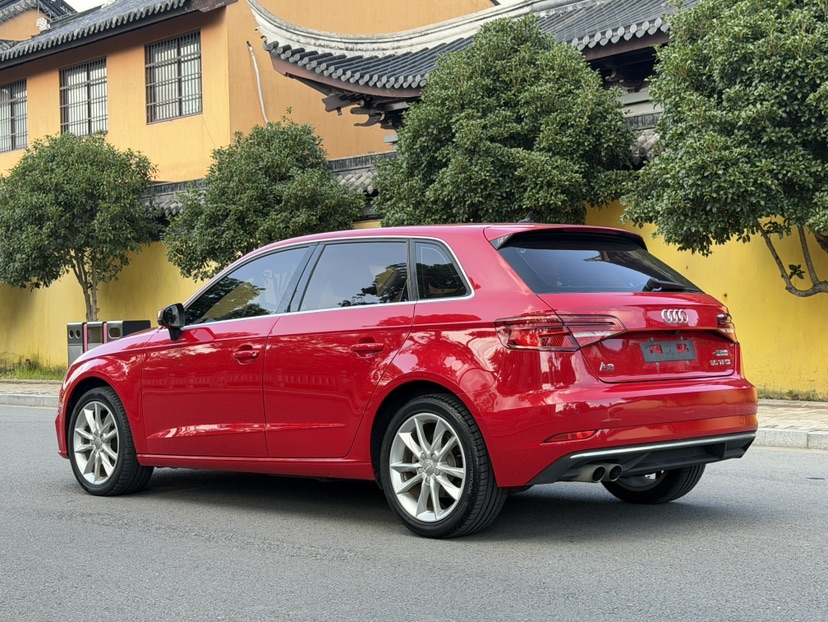 Audi A3 2019 car image #9
