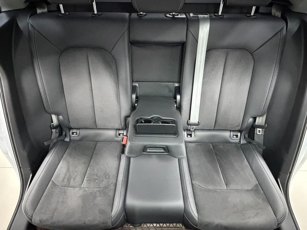 Audi Q3 2022 car image #25