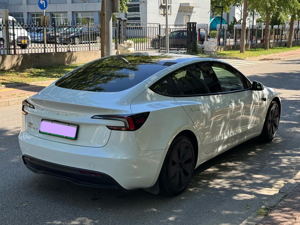Tesla Model 3 2024 #4 Tesla Model 3 2024 car image #4
