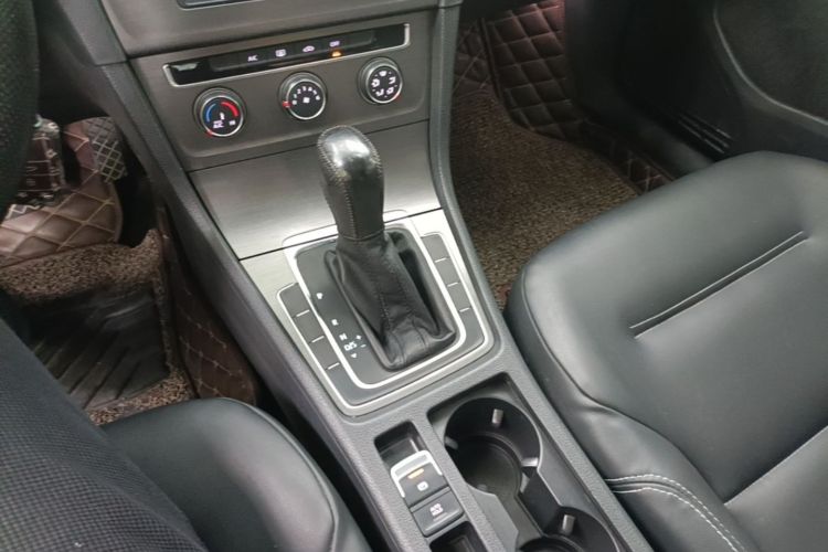 Volkswagen Golf 2016 car image #14