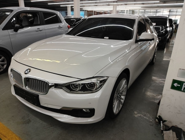 BMW 3 Series 2018 BMW 3 Series 2018 car image