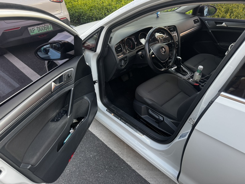 Volkswagen Golf 2017 car image #5