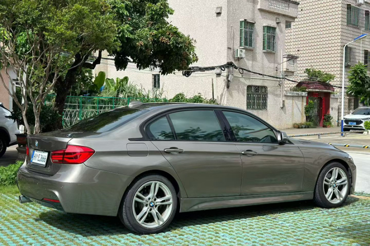 BMW 3 Series 2018 #6 BMW 3 Series 2018 car image #6